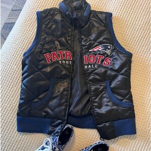 NE Patriot fans!! Never worn NFL official vest